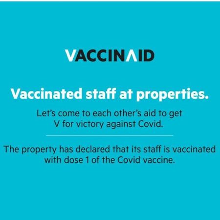 Vaccinated Staff - Oyo 1230 Kampoeng Osing Syariah Guesthouse Banyuwangi  Eksteriør bilde